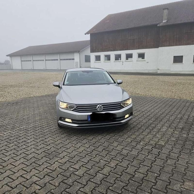 Gebraucht VW Passat Comfortline 150 PS (110 kW) 2016 Grau Limousine