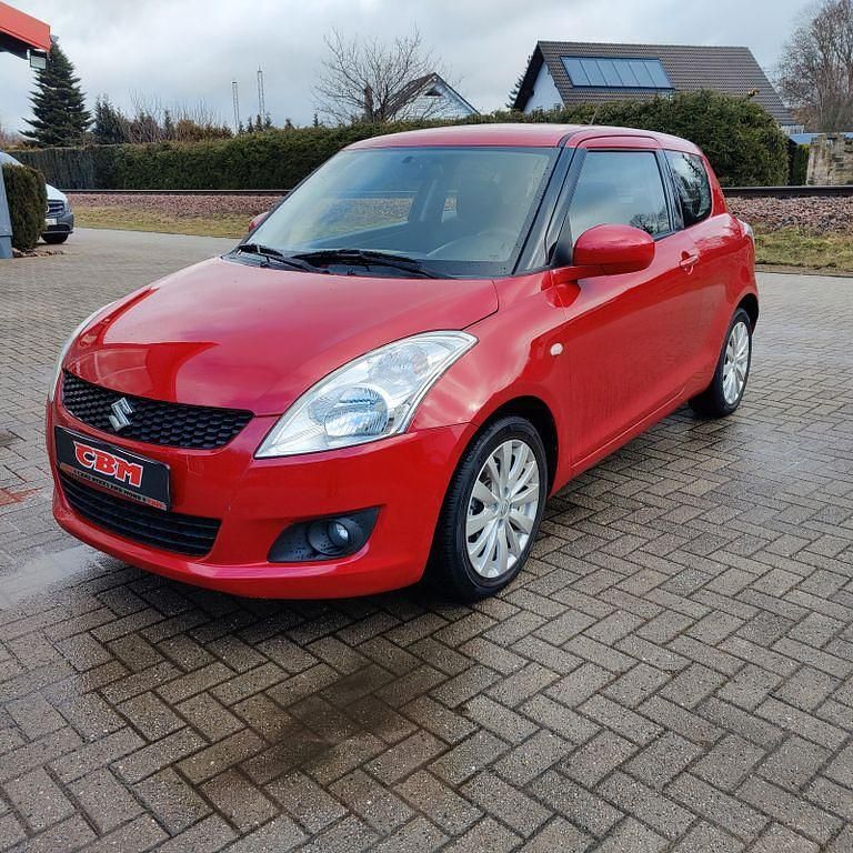 Gebraucht Suzuki Swift Comfort 94 PS (69 kW) 2014 Rot Kleinwagen