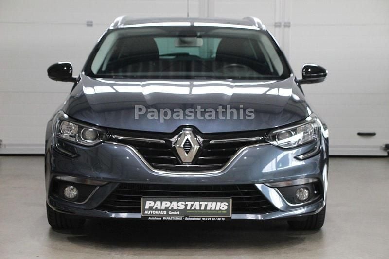 Gebraucht Renault Mégane GrandTour LIMITED 132 PS (97 kW) 2018 Grau Kombi