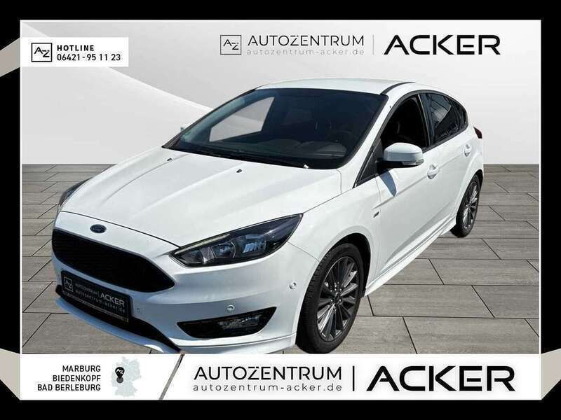 Weiß Gebraucht 2018 Ford Focus ST-Line Limousine | 13.780 € (Teuer) - Bild 1/1