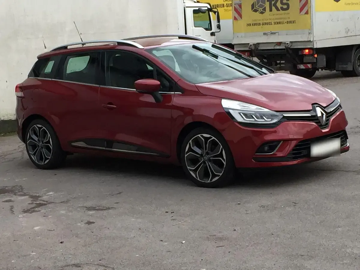Gebraucht Renault Clio 118 PS (86 kW) 2017 Rot Kombi