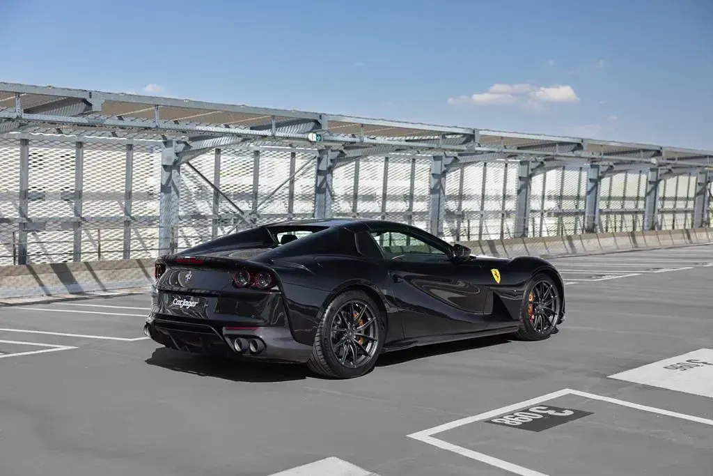 Gebraucht Ferrari 812 799 PS (587 kW) 2023 Schwarz Cabrio