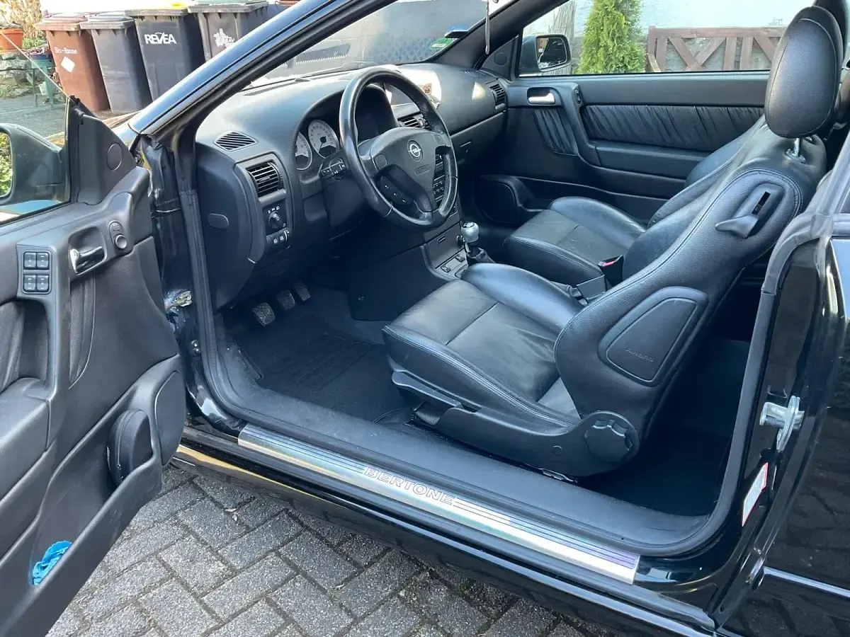 Gebraucht Opel Astra Edition 147 PS (108 kW) 2005 Schwarz Cabrio