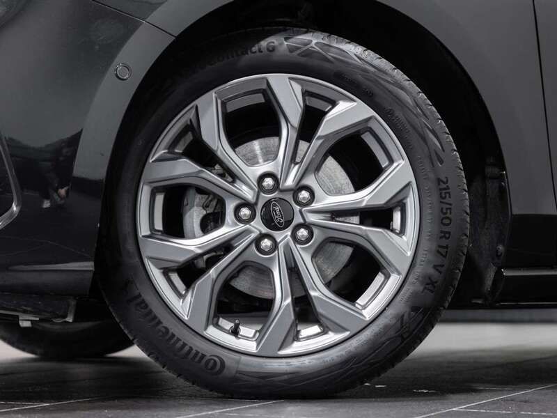 Gebraucht Ford Focus ST-Line 125 PS (91 kW) 2022 Agate black metallic Kombi