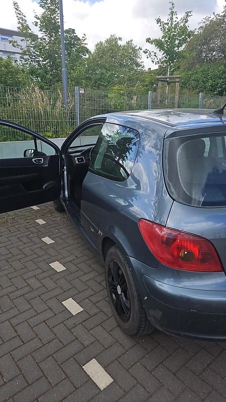 Grau Gebraucht 2005 Peugeot 307 Kleinwagen | 1.050 € (Guter Preis) - Bild 1/4