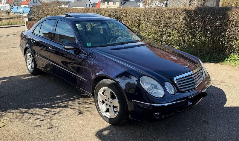 Gebraucht Mercedes E350 272 PS (200 kW) 2005 Blau Limousine