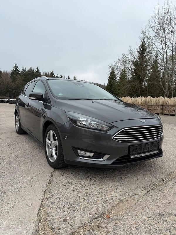 Gebraucht Ford Focus 120 PS (88 kW) 2016 Grau Kombi