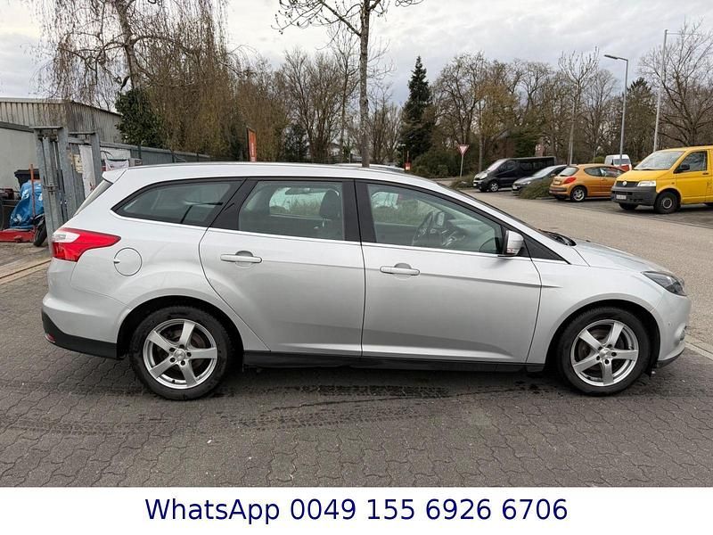 Gebraucht Ford Focus Titanium 125 PS (91 kW) 2013 Silber Kombi