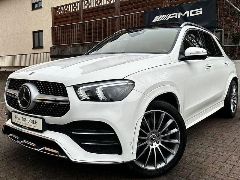 Weiß Gebraucht 2021 Mercedes GLE450 AMG Active SUV | 81.989 € - Bild 1/4