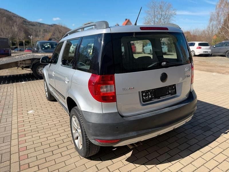 Gebraucht Skoda Yeti Ambition 110 PS (80 kW) 2012 Silber SUV