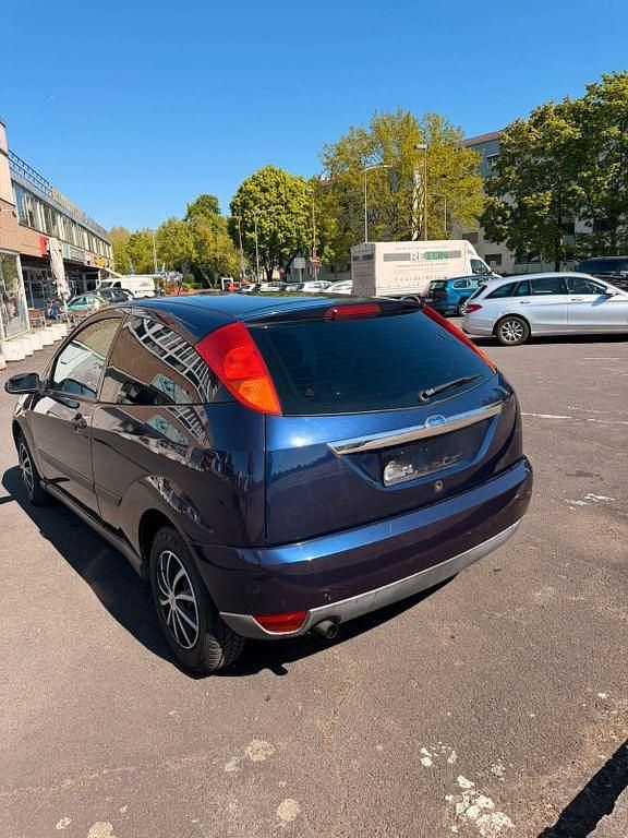 Second-hand Ford Focus 75 CP (55 kW) 2000 Berlinǎ