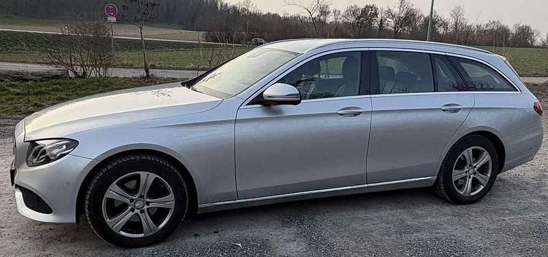 Gebraucht Mercedes E220 Avantgarde 194 PS (142 kW) 2018 Grau Kombi
