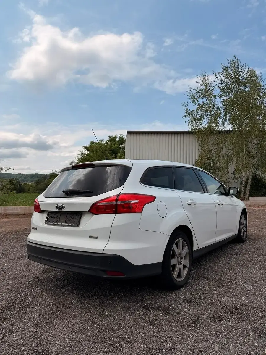 Gebraucht Ford Focus 125 PS (91 kW) 2016 Weiß Kombi