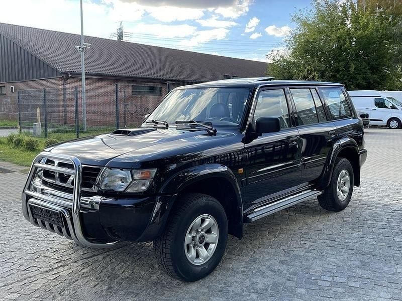 Schwarz Gebraucht 2000 Nissan Patrol SUV | 14.900 € (Superpreis) - Bild 1/4