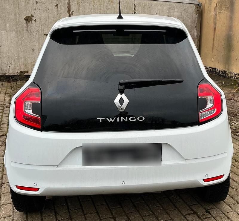Second-hand Renault Twingo 73 CP (53 kW) 2019 Alb Hatchback