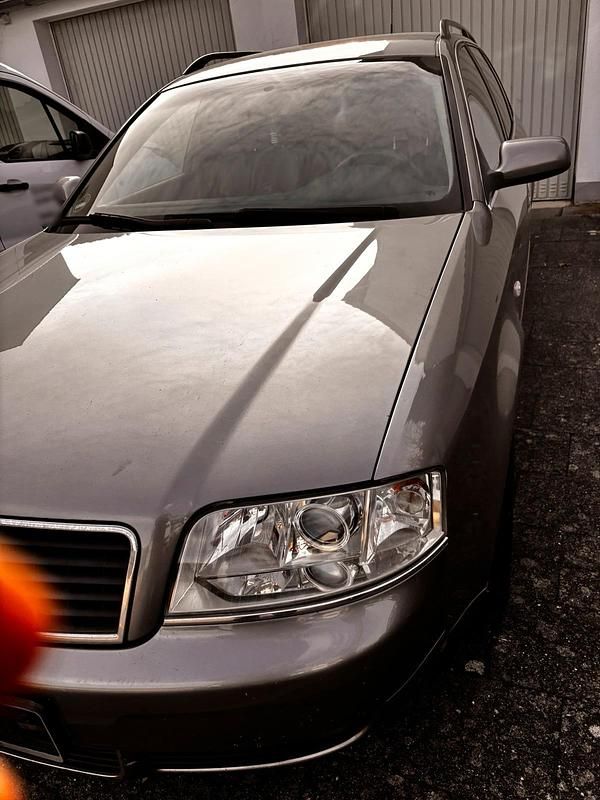 Second-hand Audi A6 163 CP (119 kW) 2003 Gri Break