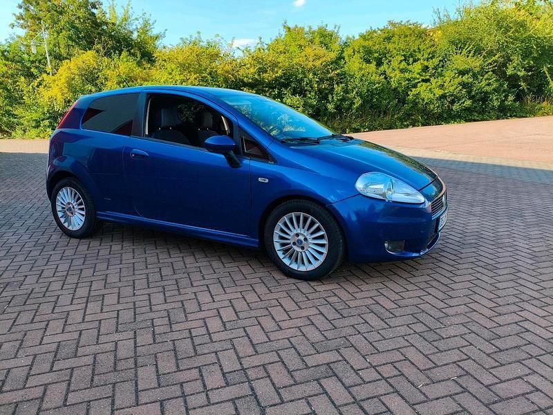 Blau Gebraucht 2008 Fiat Grande Punto Kleinwagen | 2.999 € (Fairer Preis) - Bild 1/4