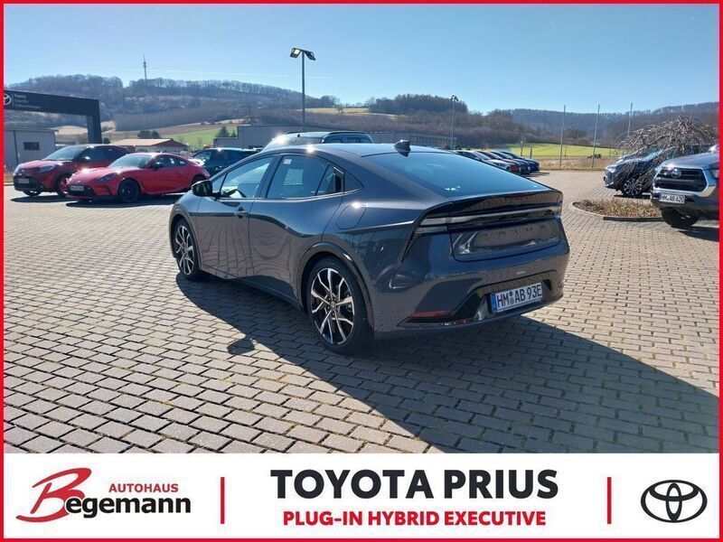 Gebraucht Toyota Prius Plug-in Hybrid Executive 223 PS (164 kW) 2023 Grau Kleinwagen