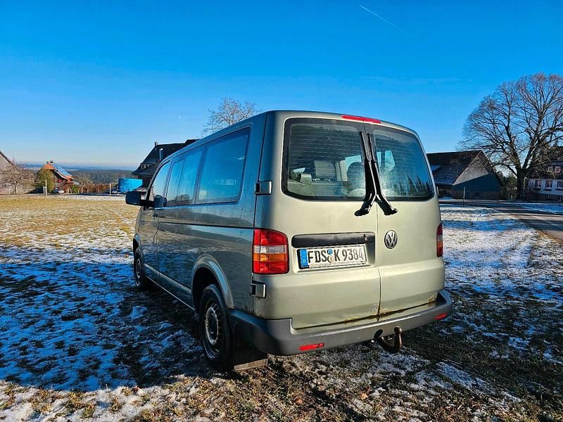 Gebraucht VW Caravelle 130 PS (95 kW) 2007 Grün Van
