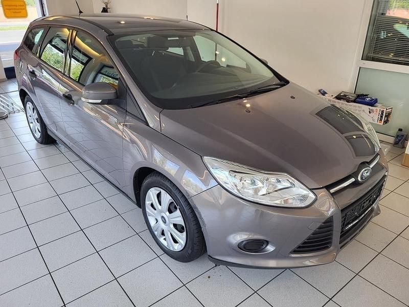 Gebraucht Ford Focus 101 PS (74 kW) 2014 Braun Kombi