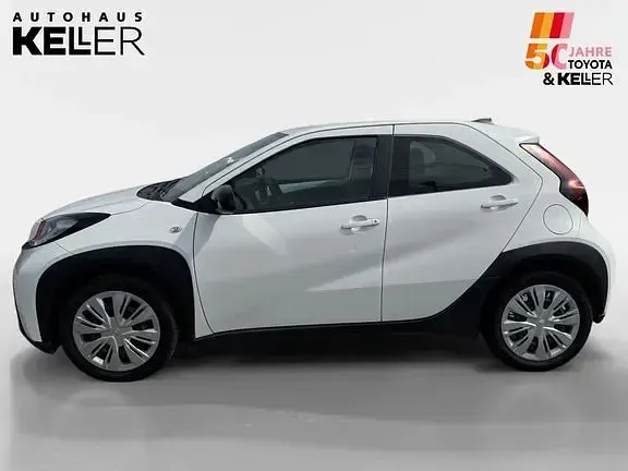 Gebraucht Toyota Aygo X Play 72 PS (52 kW) 2023 Super white 2 SUV