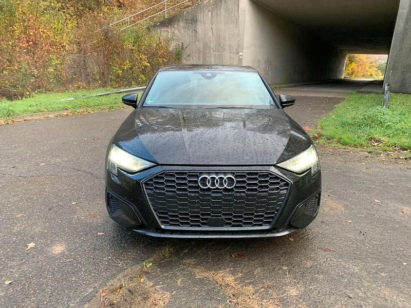 Gebraucht Audi A3 Sport 116 PS (85 kW) 2021 Schwarz Limousine
