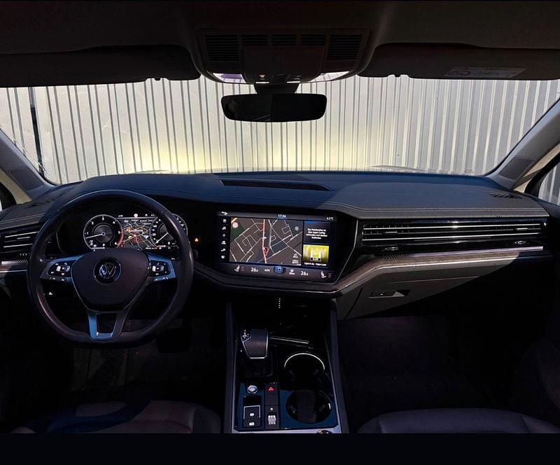 Gebraucht VW Touareg 286 PS (210 kW) 2018 Grau SUV