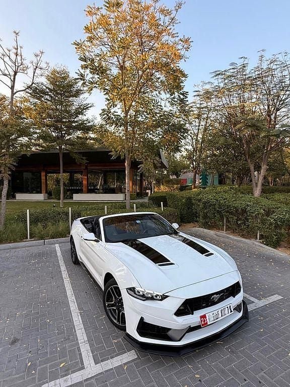 Gebraucht Ford Mustang 317 PS (233 kW) 2019 Weiß Cabrio