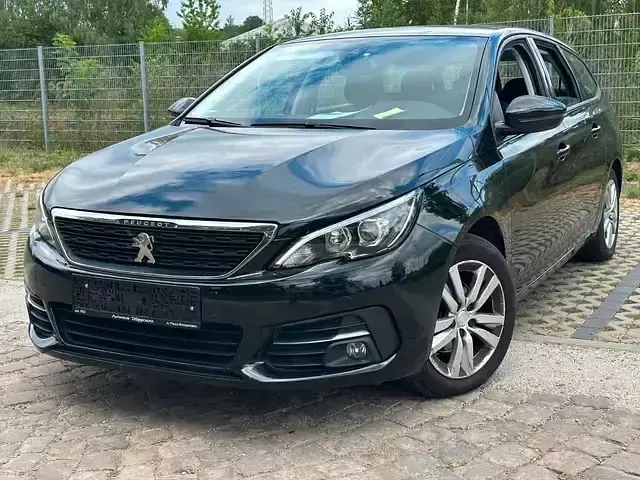 Gebraucht BMW 220 Advantage 190 PS (139 kW) 2017 Weiß Van / Kleinbus