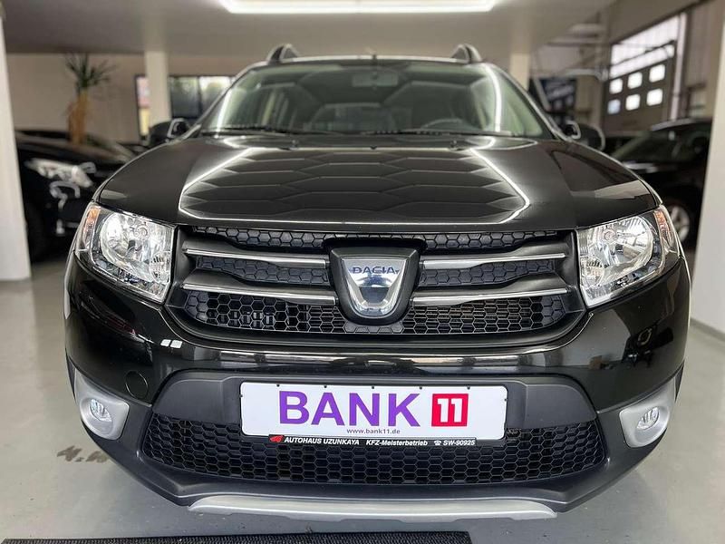 Gebraucht Dacia Sandero Prestige 90 PS (66 kW) 2014 Perlmuttschwarz Kleinwagen