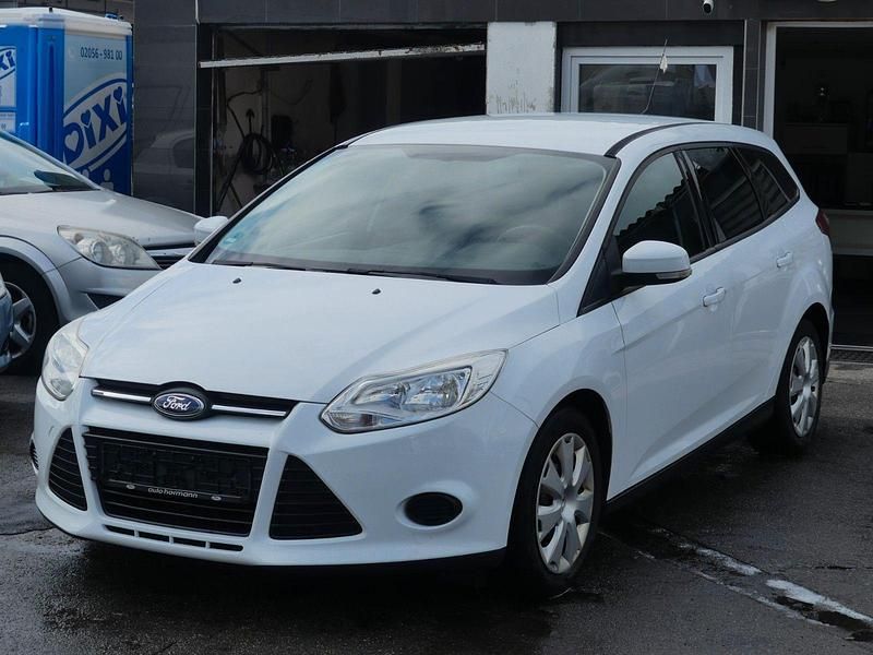 Weiß Gebraucht 2013 Ford Focus Trend Kombi | 3.699 € (Superpreis) - Bild 1/4
