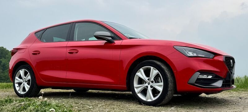 Rot Gebraucht 2021 Seat Leon FR Limousine | 18.950 € (Superpreis) - Bild 1/4