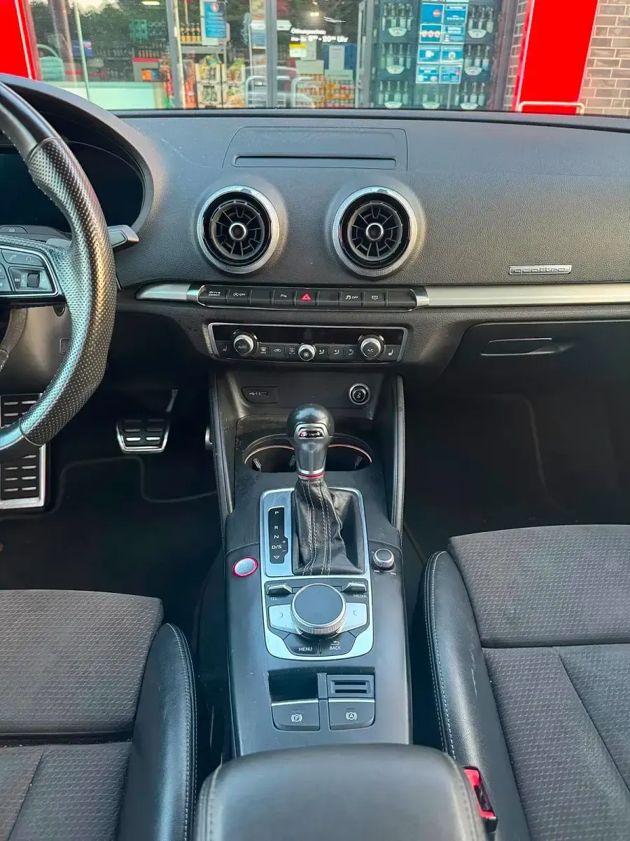 Gebraucht Audi S3 Sport 310 PS (228 kW) 2018 Schwarz Limousine