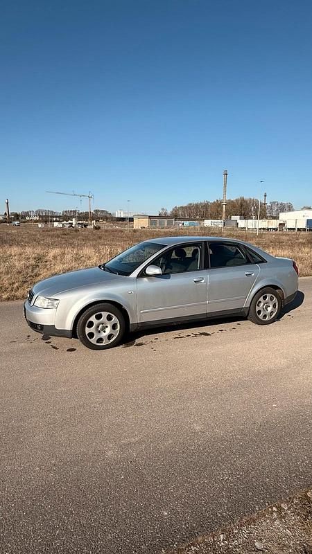 Gebraucht Audi A4 102 PS (75 kW) 2002 Silber Limousine