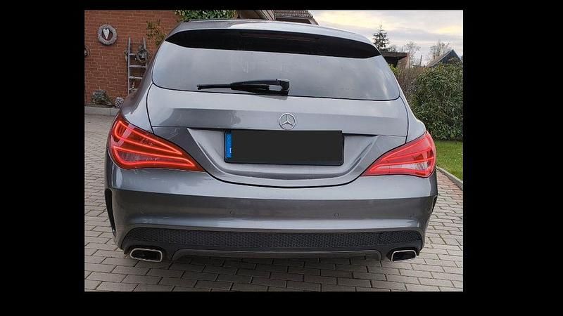 Gebraucht Mercedes CLA200 Shooting Brake AMG line 156 PS (114 kW) 2015 Grau Kombi