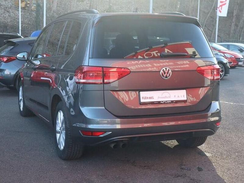 Gebraucht VW Touran 150 PS (110 kW) 2018 Grau Van / Kleinbus