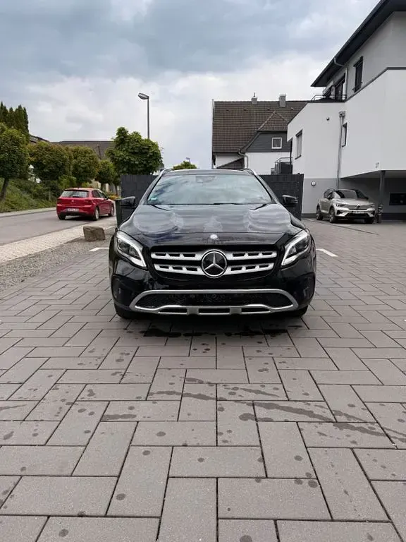 Używany Mercedes GLA220 177 KM (130 kW) 2017 Czarny SUV