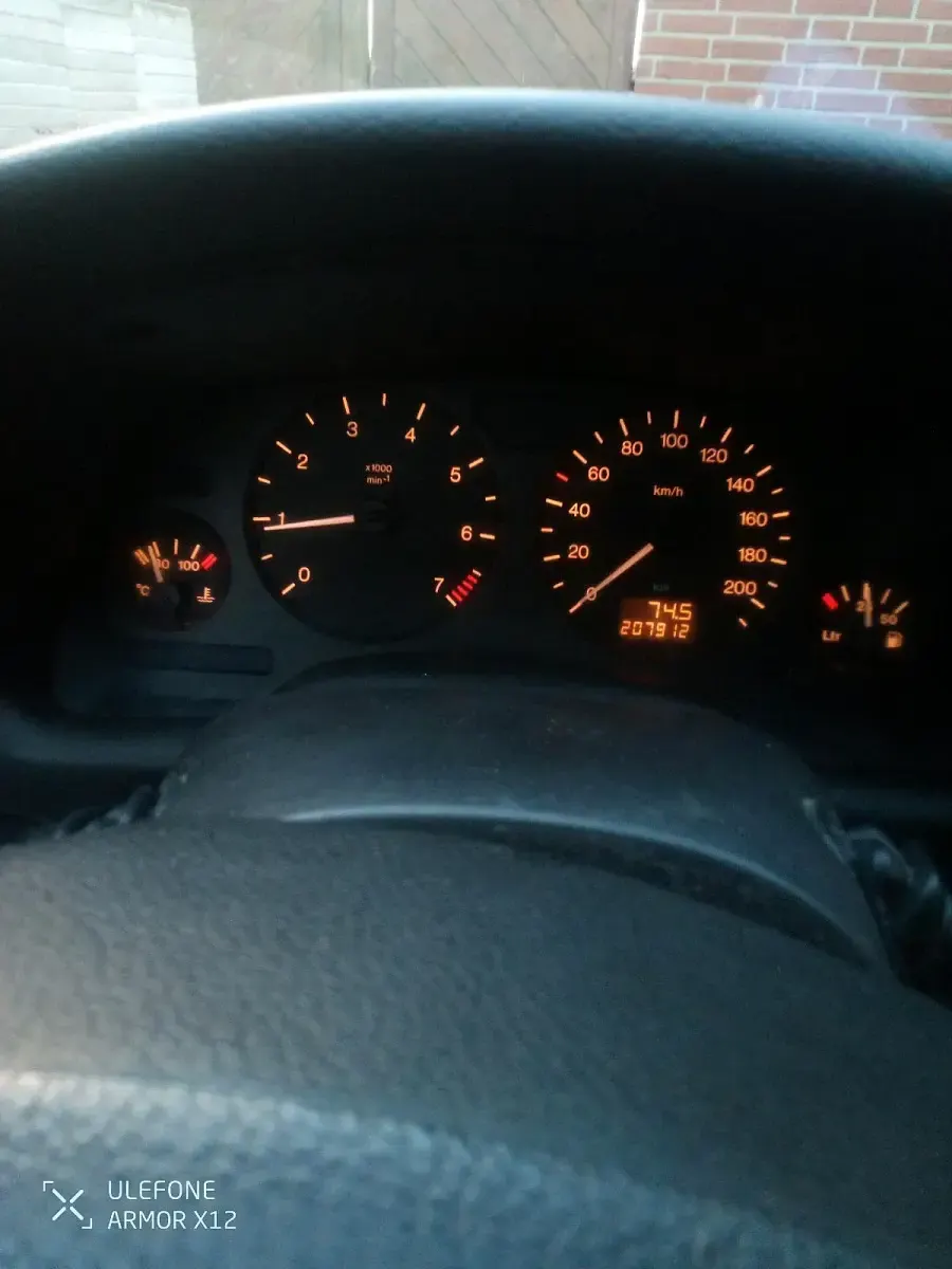 Gebraucht Opel Astra 105 PS (77 kW) 1999 Rot Limousine