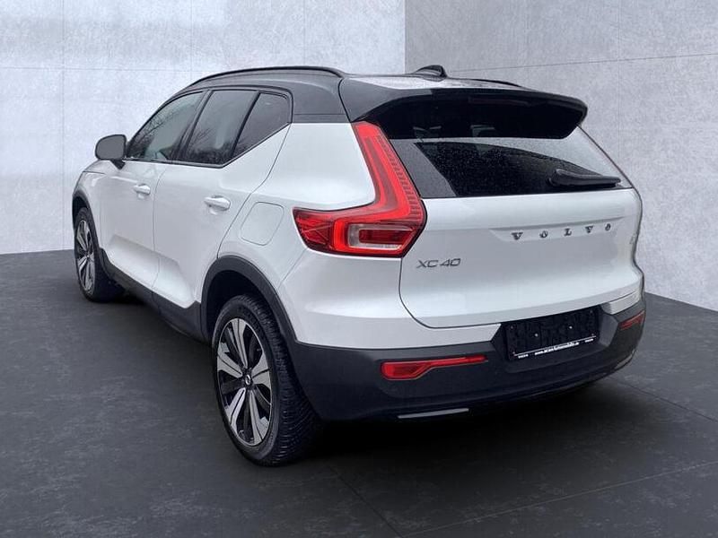 Second-hand Volvo XC40 Plus 185 kW (252 CP) 2023 Alb SUV