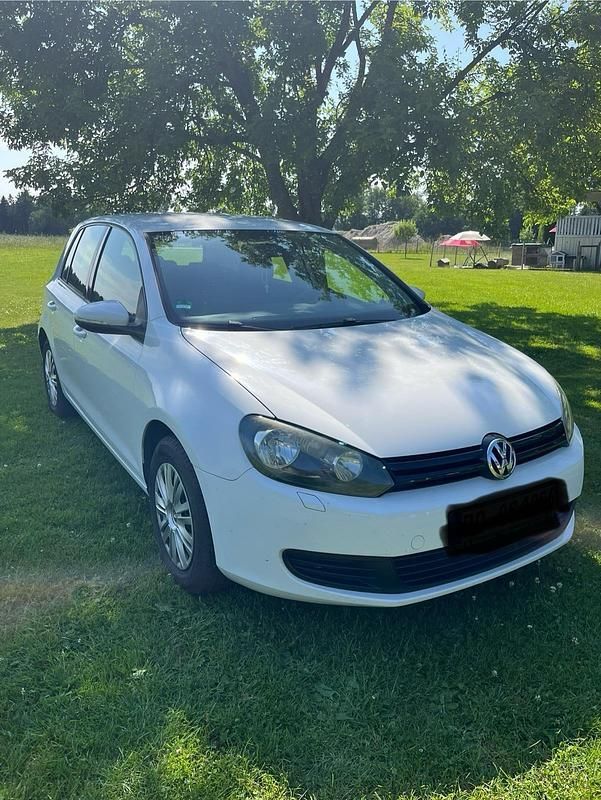 Weiß Gebraucht 2009 VW Golf VI Limousine | 3.950 € (Fairer Preis) - Bild 1/4