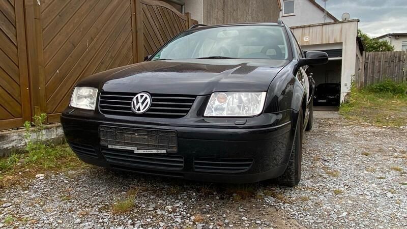 Schwarz Gebraucht 2000 VW Bora Limousine | 799 € (Superpreis) - Bild 1/4