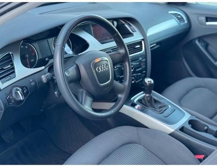 Gebraucht Audi A4 160 PS (117 kW) 2010 Silber Limousine