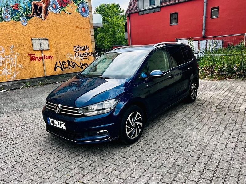 Blau Gebraucht 2018 VW Touran Join Van / Kleinbus | 11.900 € (Superpreis) - Bild 1/4