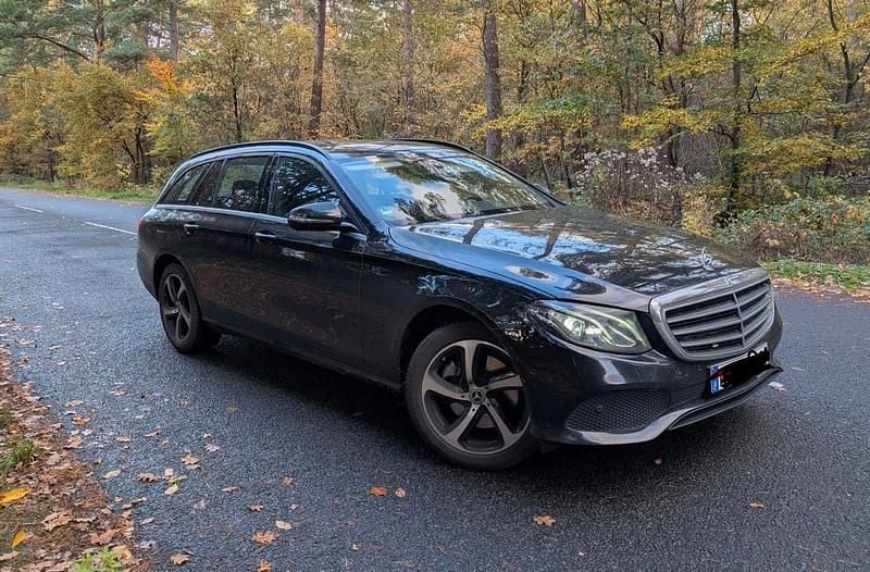 Gebraucht Mercedes E220 194 PS (142 kW) 2018 Schwarz Kombi