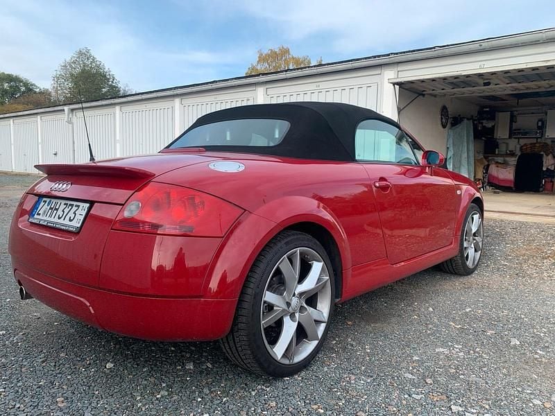 Rot Gebraucht 2002 Audi TT Roadster Cabrio | 5.999 € (Guter Preis) - Bild 1/4