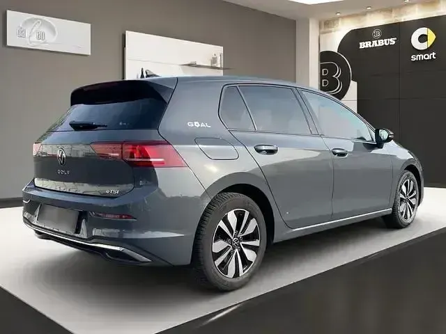 Gebraucht VW Golf VIII Goal 116 PS (85 kW) 2025 Grau Limousine