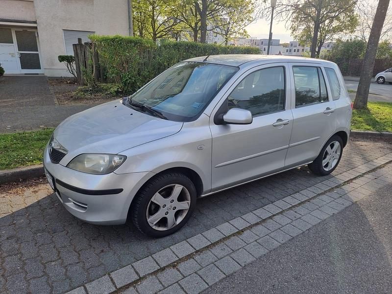 Second-hand Mazda 2 80 CP (58 kW) 2004 Argintiu Hatchback