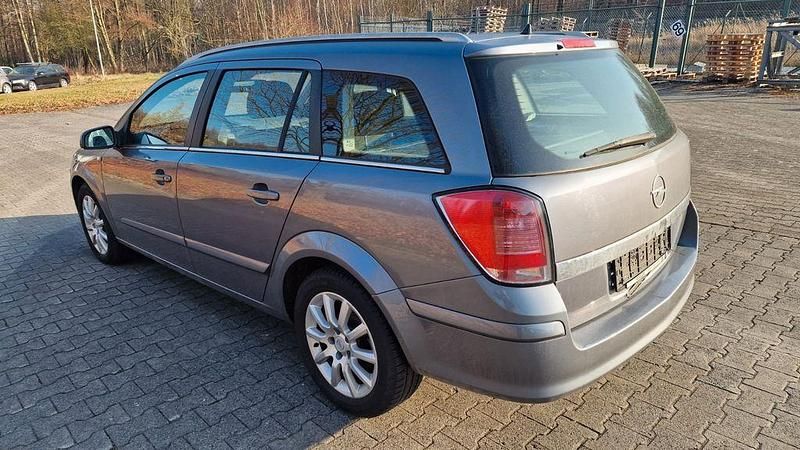 Gebraucht Opel Astra Enjoy 105 PS (77 kW) 2005 Grau Limousine