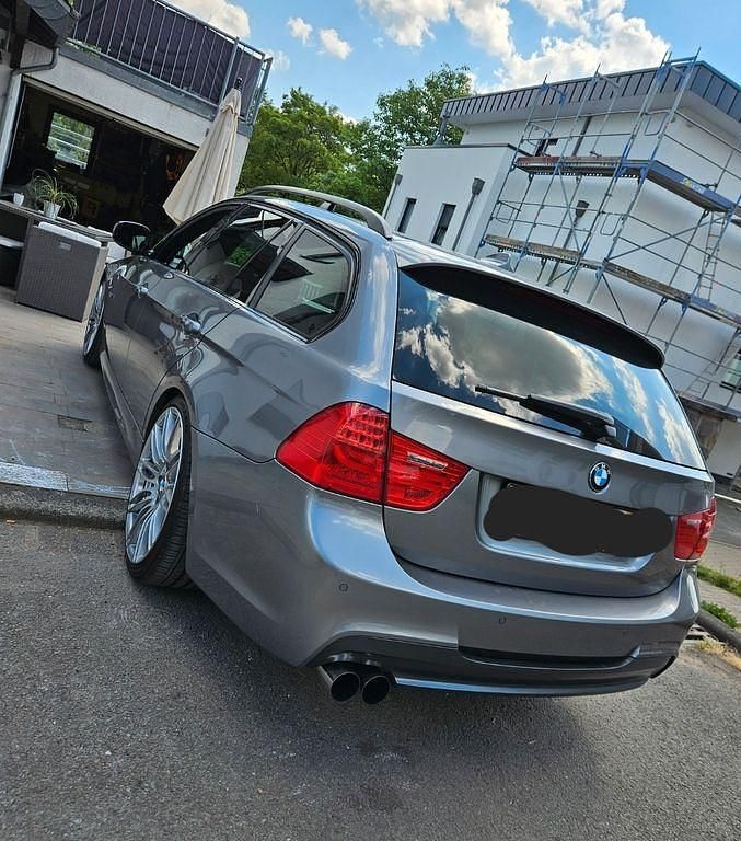 Gebraucht BMW 330 M Performance 245 PS (180 kW) 2009 Grau Kombi