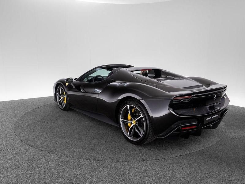 Gebraucht Ferrari 296 829 PS (609 kW) 2024 Nero daytona Cabrio